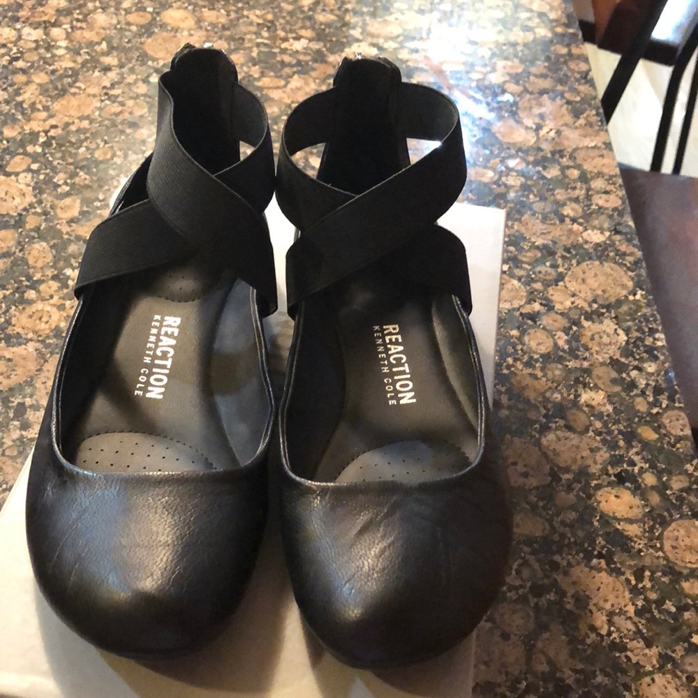 Reaction by Kenneth Cole flats 7M!
